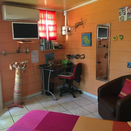 Maison Joss Studio Proche Aeroport Sainte-Clotilde 外观 照片